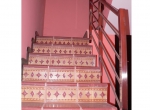 casa-en-barro-escaleras